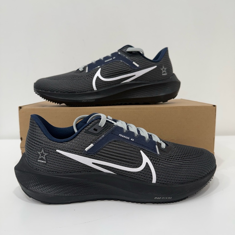 Nike Zoom Pegasus 40 Dallas Cowboys NFL Anthracite Navy DZ5975-001 Men's Size 7